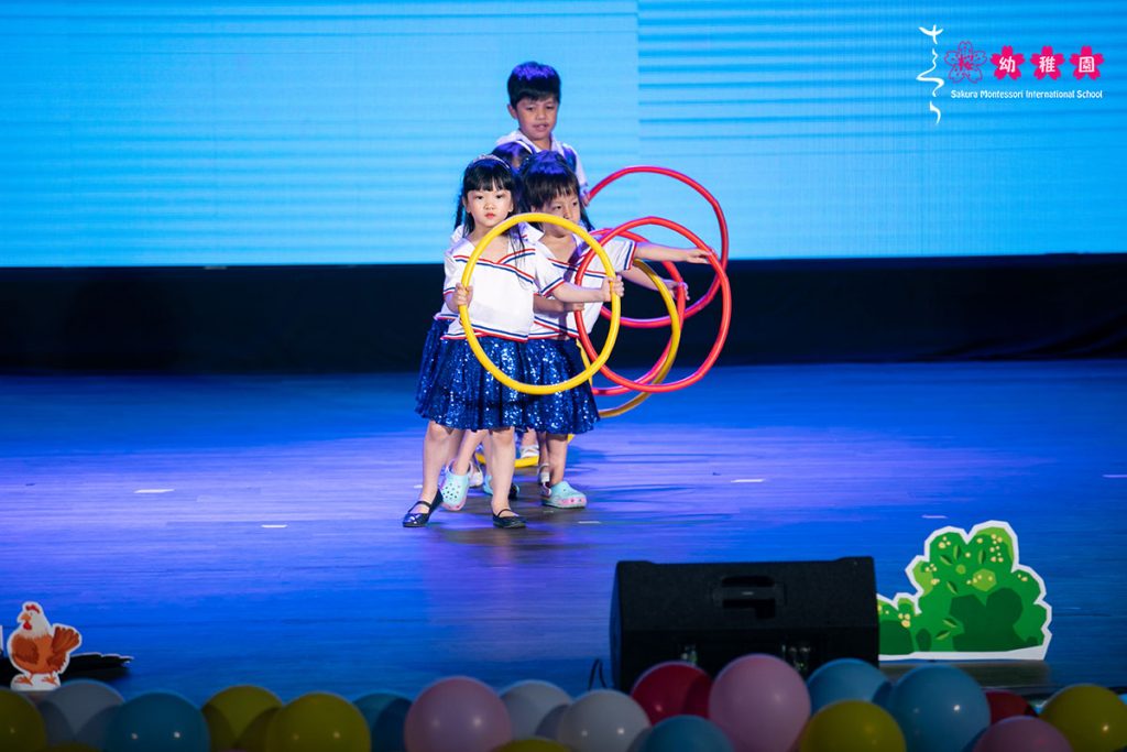 Vui “xê dịch” cùng các bạn nhỏ Dubai link moi Thụy Khuê tại Summer Concert
