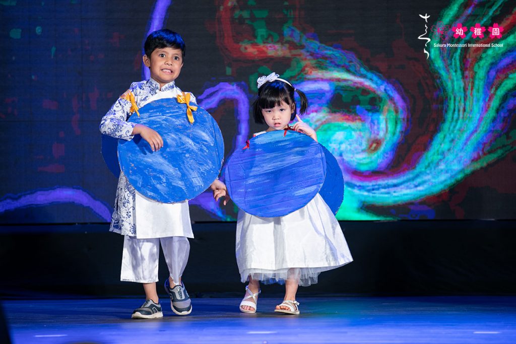 Vui “xê dịch” cùng các bạn nhỏ Dubai link moi Thụy Khuê tại Summer Concert