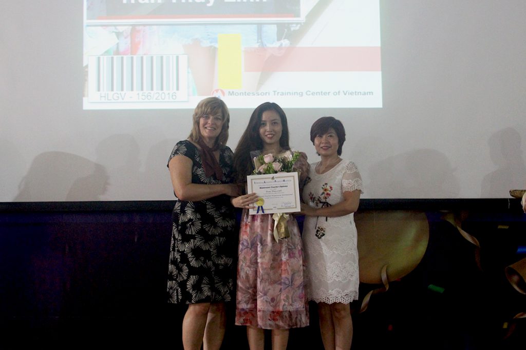 Đội ngũ Link Truy Cập Dubai Palace Com Không Chặn Mới Dubai link moi nhận chứng chỉ đào tạo Montessori Quốc tế